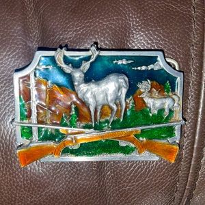 Vintage Buck hunting Deer rifle Siskiyou Belt Buckle 1982